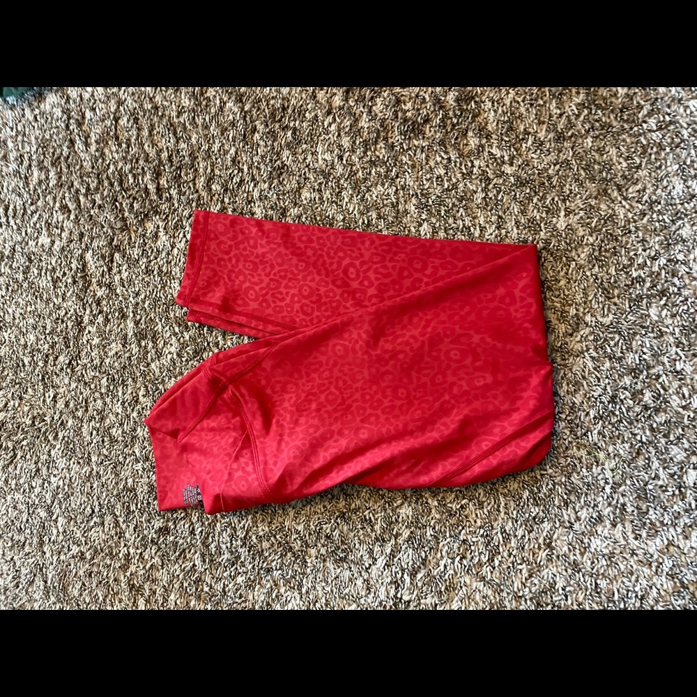 Zyia red leopard scrunch butt leggings